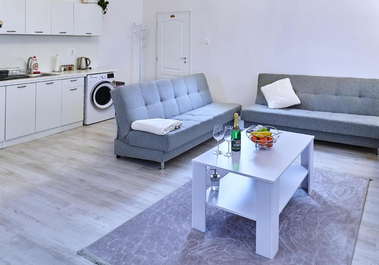 Apartman Bb Centrum Банська Бистриця Екстер'єр фото