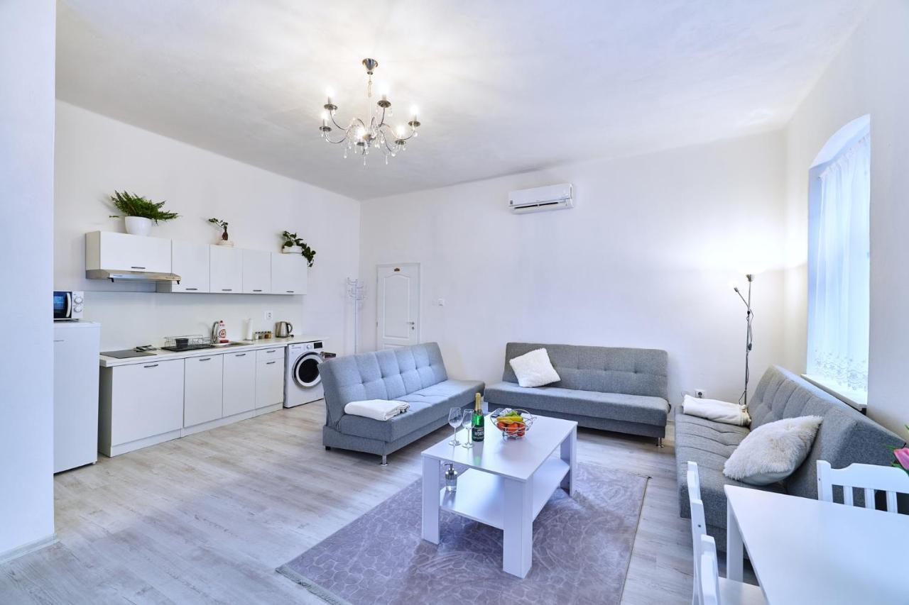 Apartman Bb Centrum Банська Бистриця Екстер'єр фото